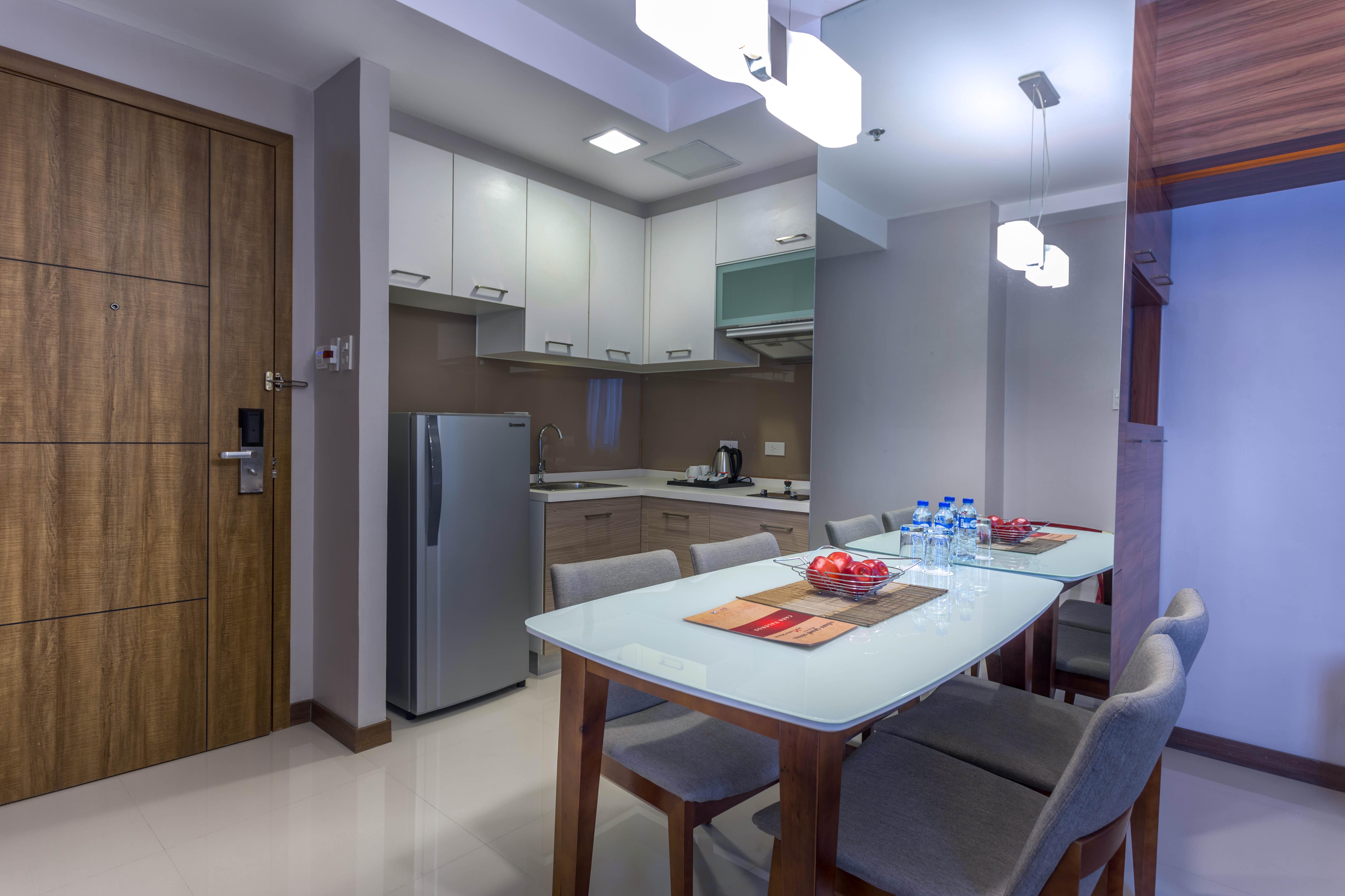 Valero Grand Suites By Swiss-Belhotel Макати Экстерьер фото